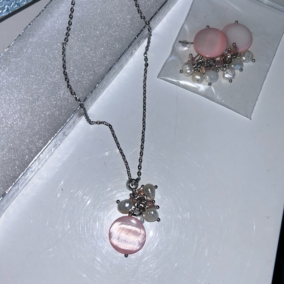 (4 for $20) Pendant Necklace & Earrings - Picture 3 of 5